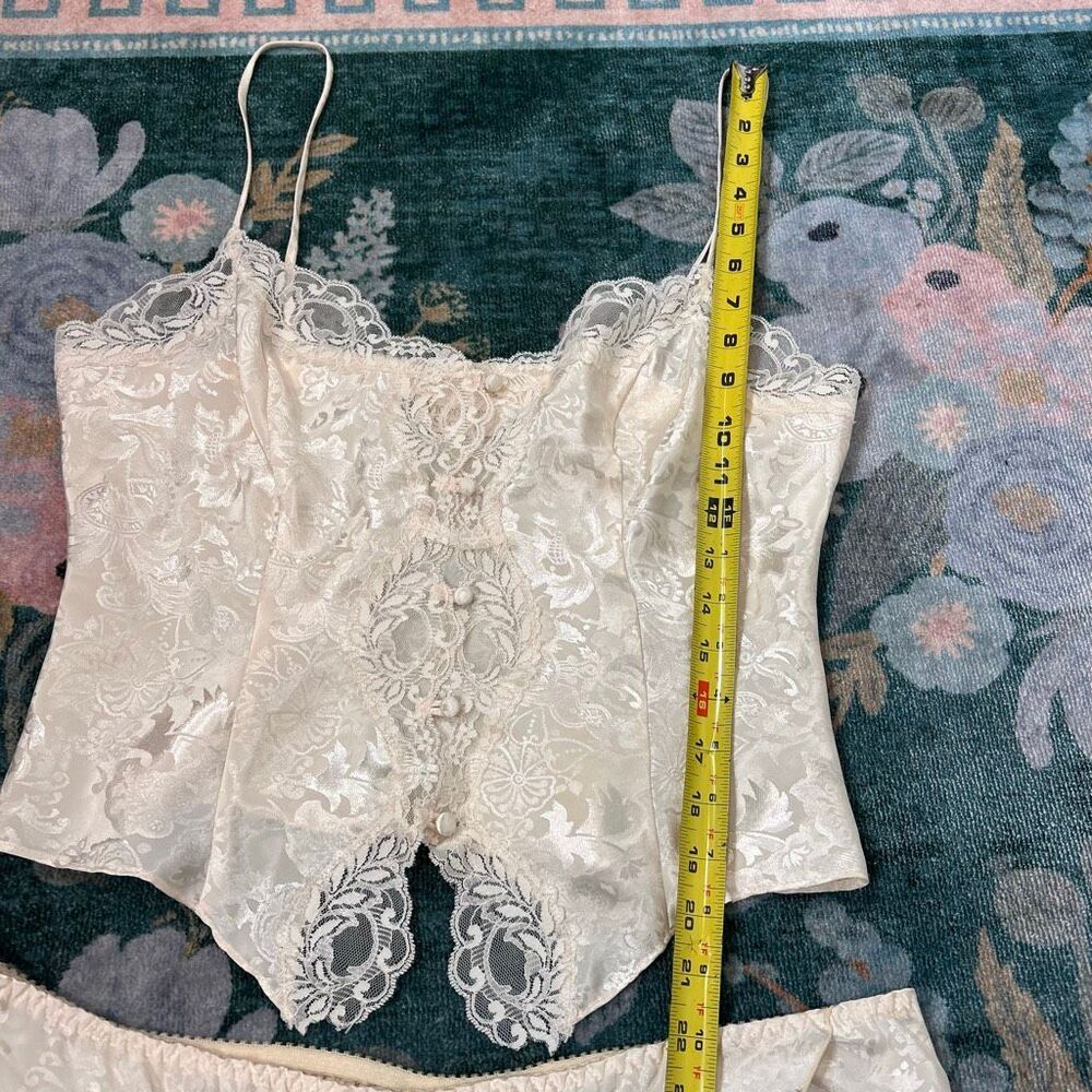 Victoria's Secret Gold Label Lingerie Pajama Set Womens Medium Cream Floral 2 Pc - Picture 9 of 16